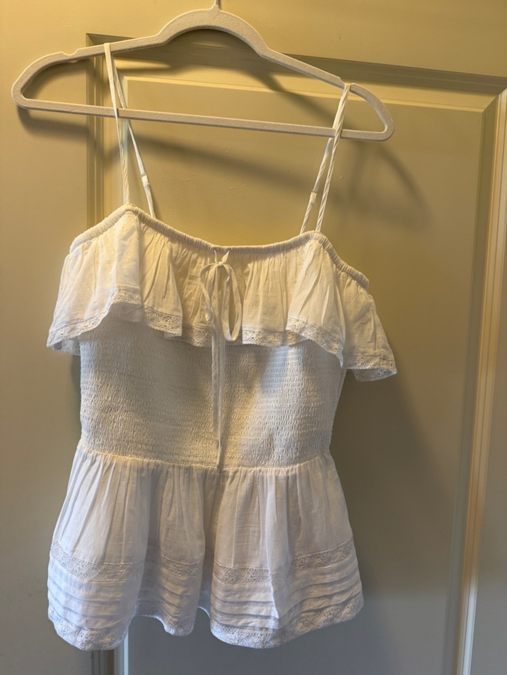 NWOT Vineyard Vines Smocked Lace Pintuck Top size medium M